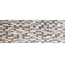 Mosaikfliesen mit rechteckigen Steinen in verschiedenen Brauntönen