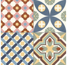 Dekorative Fliesen mit floralen und geometrischen Mustern