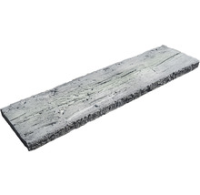 Dekorative Steinplatte in Holzoptik für den Gartenbereich