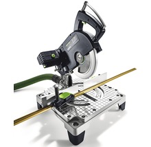 Festool Kappsäge mit Absaugvorrichtung auf einem Arbeitstisch