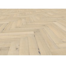 Parkettboden im Fischgrätmuster aus Holz