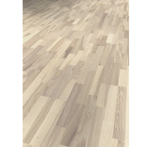 Heller Holzboden mit natürlicher Maserung