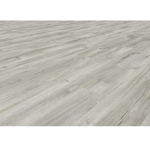 Verlegter Bodenbelag in Holzoptik.