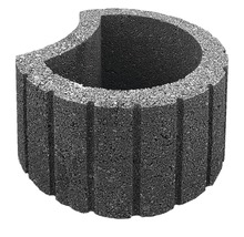 Betonblumenkübel mit halbrunder Aussparung