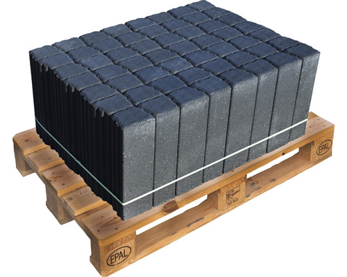 Palette mit Betonpflastersteinen