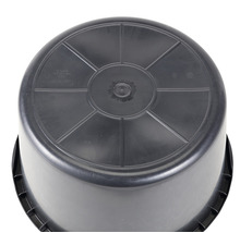 Unterseite eines Pflanzkübels