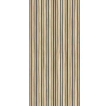Holzpaneele mit vertikalen Lamellen für Wand- und Deckengestaltung