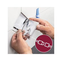 Fliesen Nivelliersystem in Anwendung mit Nivellierzange und Fugenstift