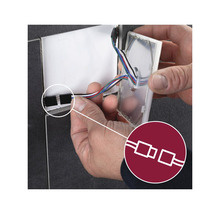 Installation einer Lichtleiste mit einem Verbindungskabel