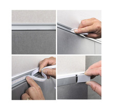 Montage einer LED Leiste in einem Aluminiumprofil an einer Wand.