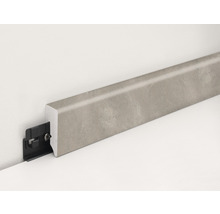 Sockelleiste mit Befestigungsclip zur Wandmontage