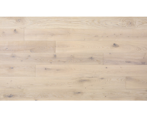 Verlegung von hellem Eichenparkett