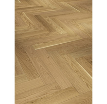 Parkettboden im Fischgrätmuster verlegt