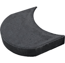 Halbmondförmiger Pflasterstein