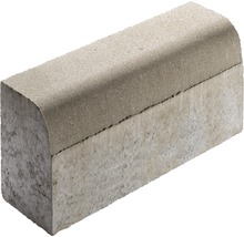 Beton Bordstein mit abgerundeter Kante