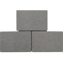 Drei graue Pflastersteine