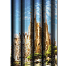Illustration der Sagrada Familia mit vertikalen Linien