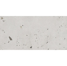 Nahaufnahme einer Bodenfliese mit Terrazzomuster