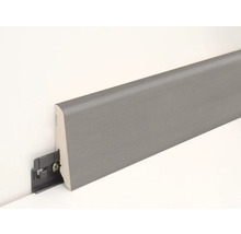 Sockelleiste in Grau mit Befestigungsclip an der Wand