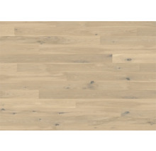 Verlegung von hellem Eichenparkett