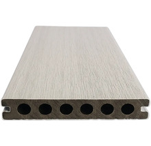 Terrassendiele aus WPC mit Hohlkammern