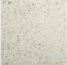 Nahaufnahme einer Bodenfliese im Terrazzo-Stil