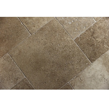 Verlegung von Travertinfliesen