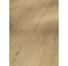 Nahaufnahme von Laminatboden in Holzoptik.