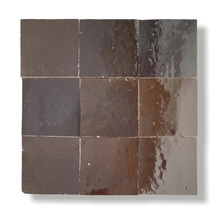 Quadratische Keramikfliesen für den Innenbereich