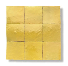 Quadratische, gelbe Fliesen, geeignet für Wand- und Bodenbeläge