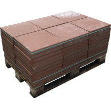 Palette mit Betonplatten für den Außenbereich