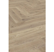 Helle Holzoptik-Laminatboden im Fischgrätmuster