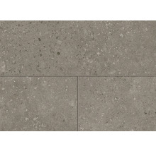 Nahaufnahme von Bodenfliesen mit Steindekor