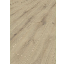 Helle Laminatboden-Fliesen im Fischgrätmuster