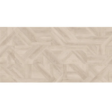 Helle Bodenfliesen mit Holzoptik im Fischgrätenmuster