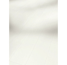 Heller Laminatboden mit Holzstruktur