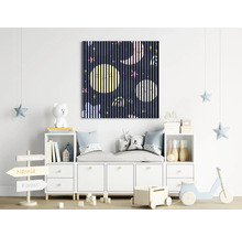 Dekoratives Bild im Kinderzimmer mit Sternen und Monden