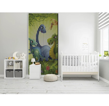Kinderzimmer mit Wandpaneel mit Dinosaurier Motiv, Kinderbett und Aufbewahrungsmöbeln