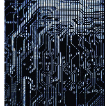 Nahaufnahme einer Computerplatine mit Leiterbahnen