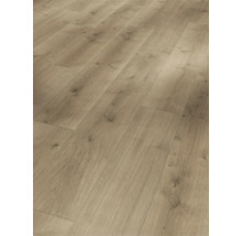 Boden aus Laminat verlegt