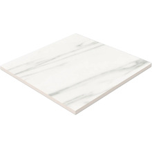 Weiße Bodenfliese mit Marmoroptik