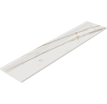 Weiße Fliese mit Marmoroptik und Rillen