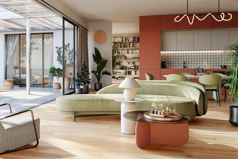 Helles Wohnzimmer mit Sofa, Tisch, Stühlen und Pflanzen